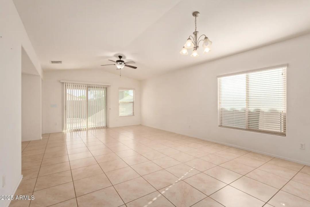 Real Estate Picture 8