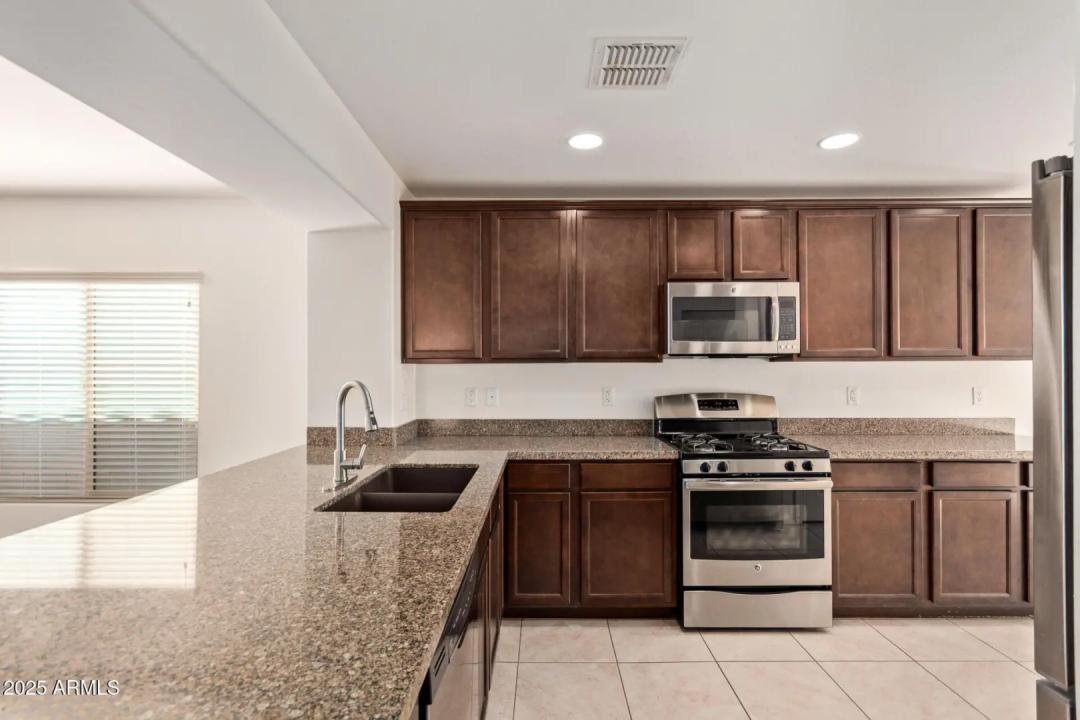 Real Estate Picture 13