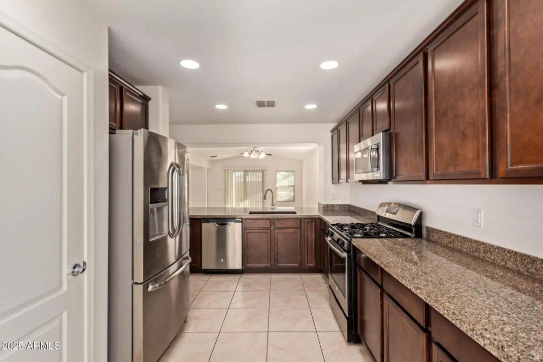 Real Estate Picture 14