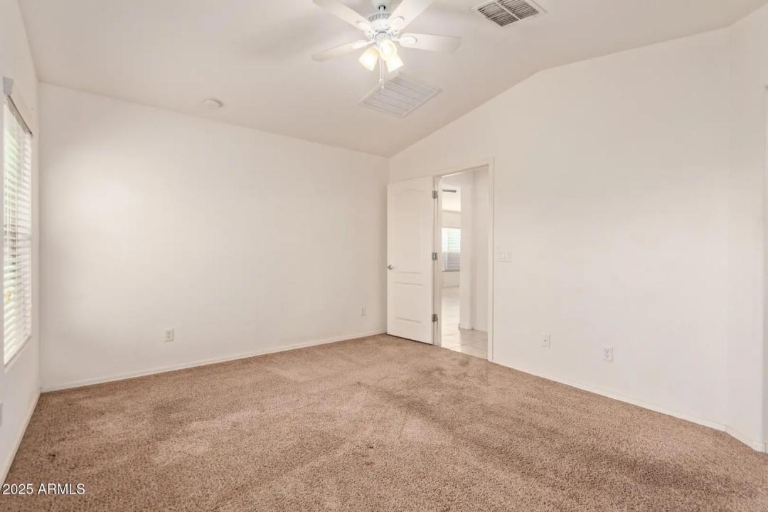Real Estate Picture 17