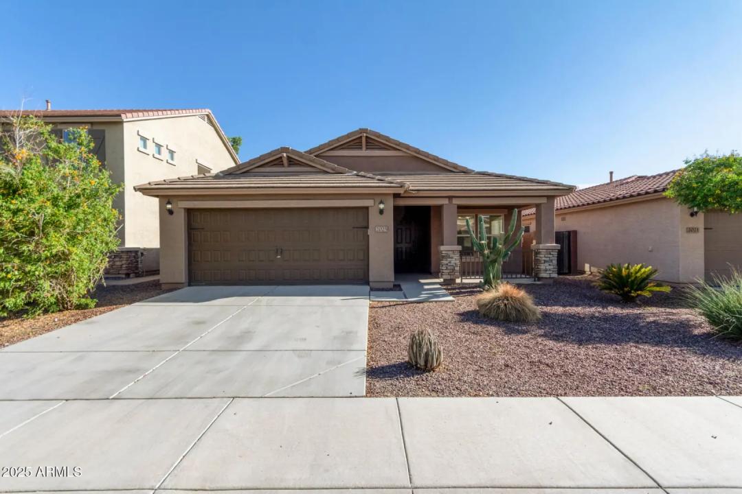 2025 E ANDERSON Drive Phoenix AZ 85022