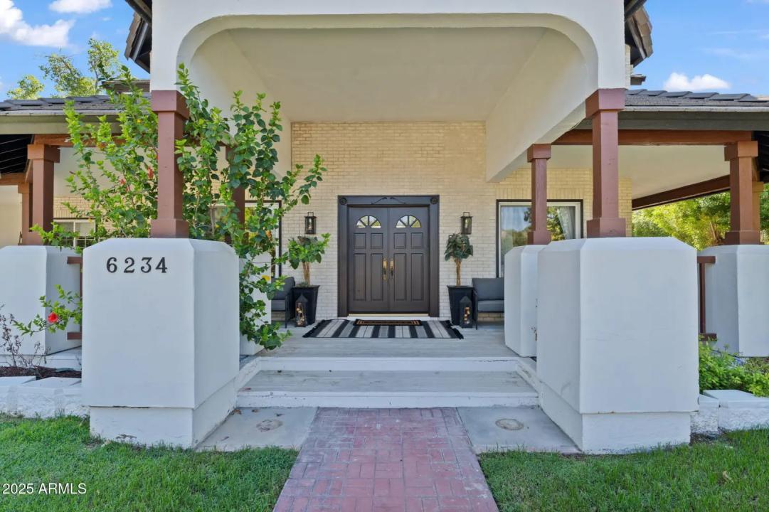 Real Estate Picture 4