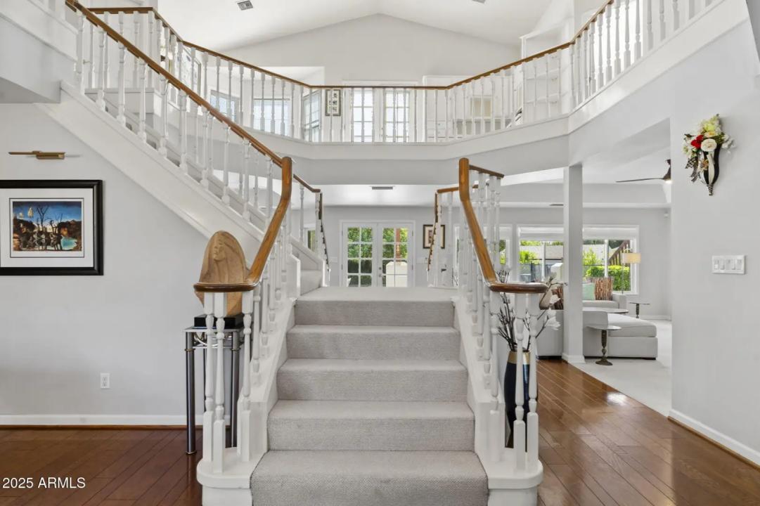 Real Estate Picture 7