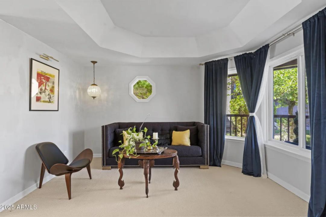 Real Estate Picture 9