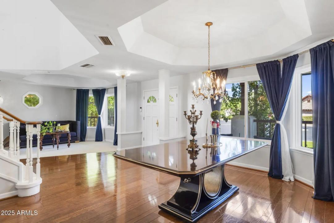Real Estate Picture 10