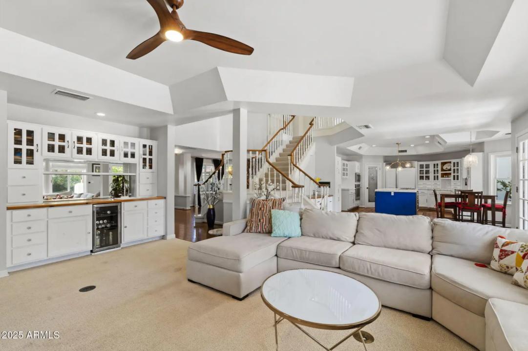 Real Estate Picture 12