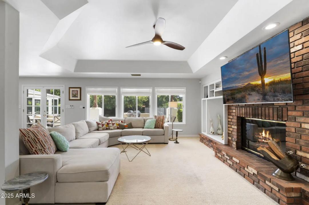 Real Estate Picture 13