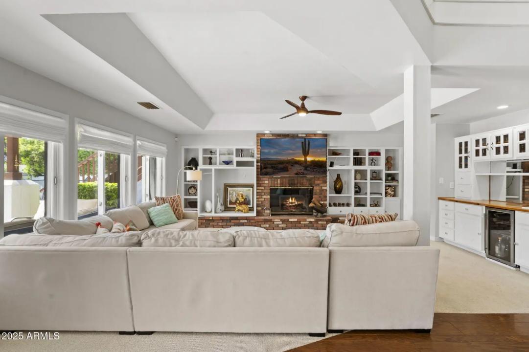 Real Estate Picture 15