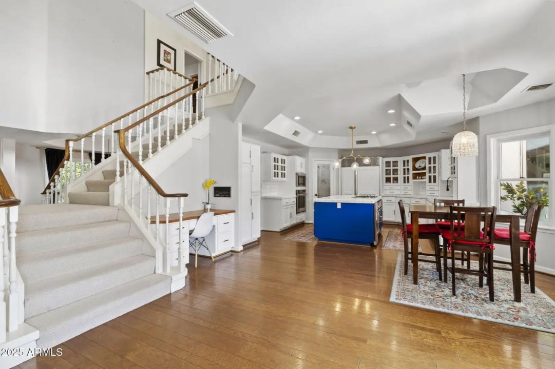 Real Estate Picture 16