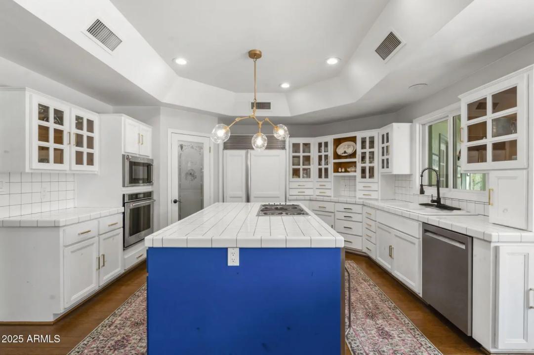 Real Estate Picture 18