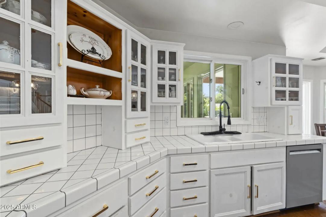 Real Estate Picture 21