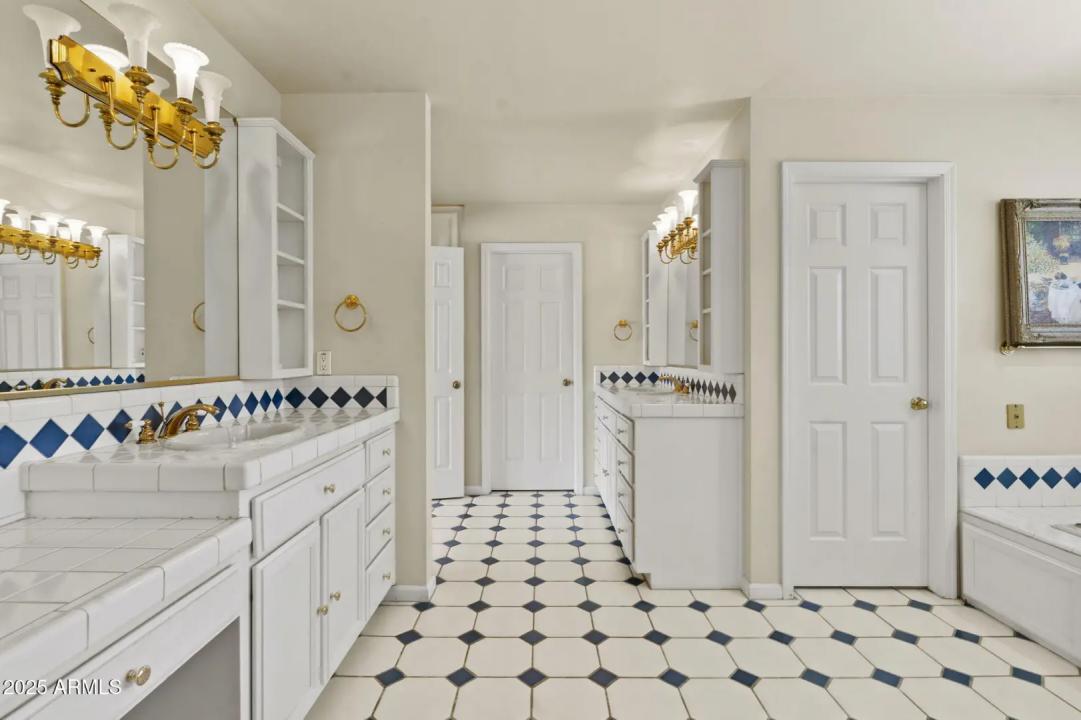 Real Estate Picture 42