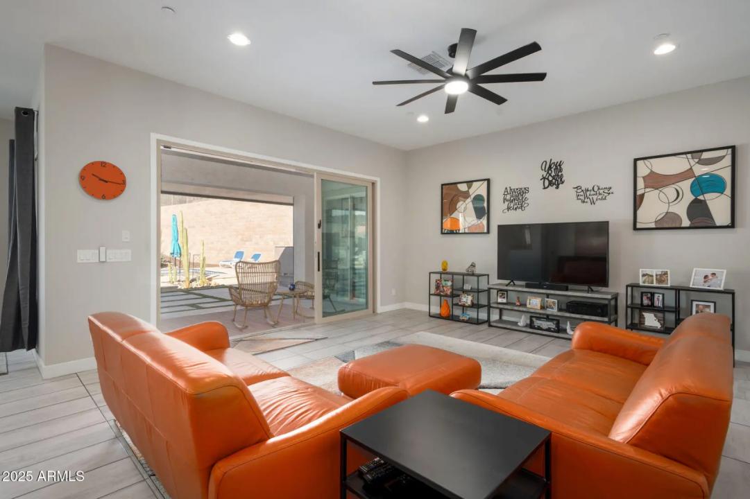 Real Estate Picture 15