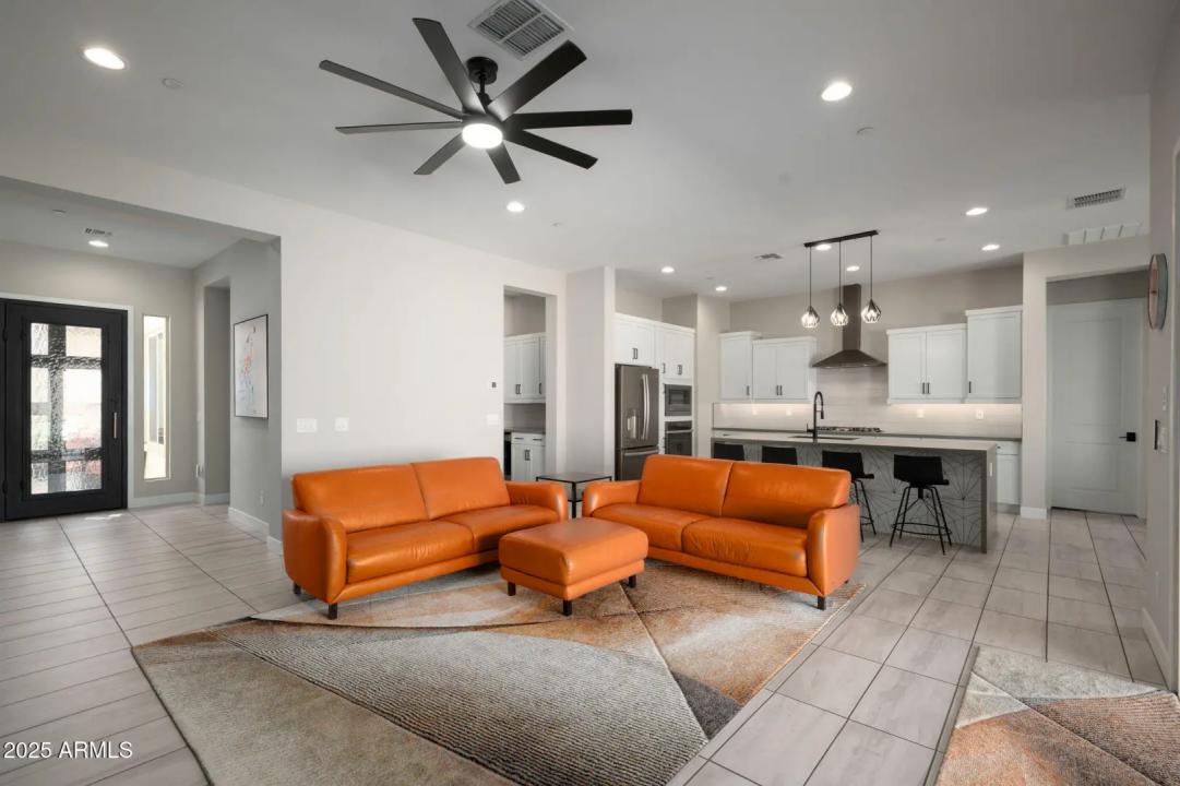 Real Estate Picture 14