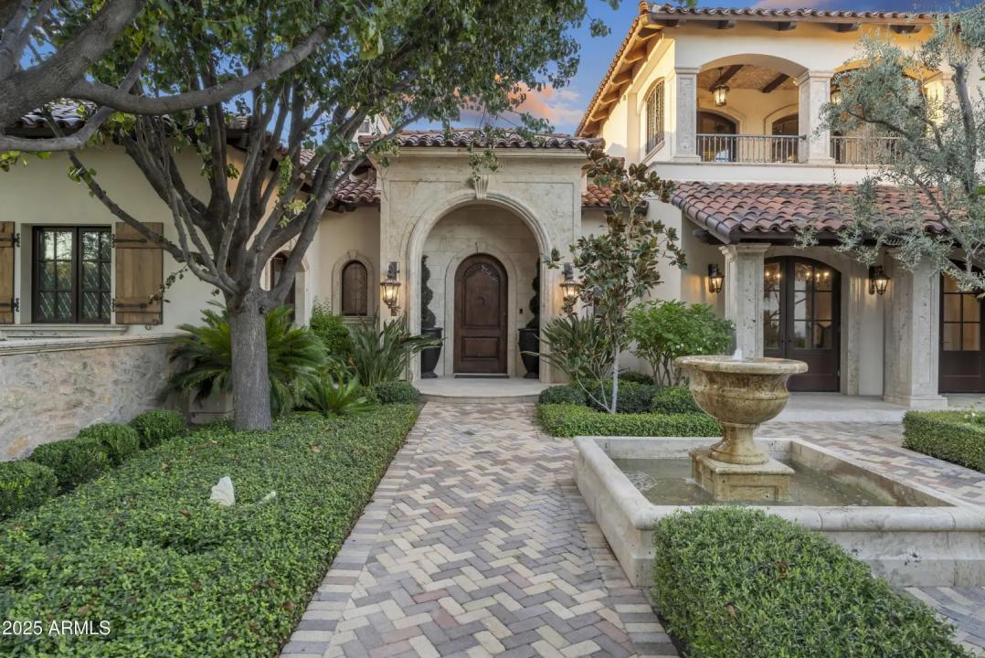 Real Estate Picture 8