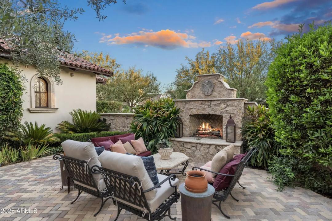 Real Estate Picture 9