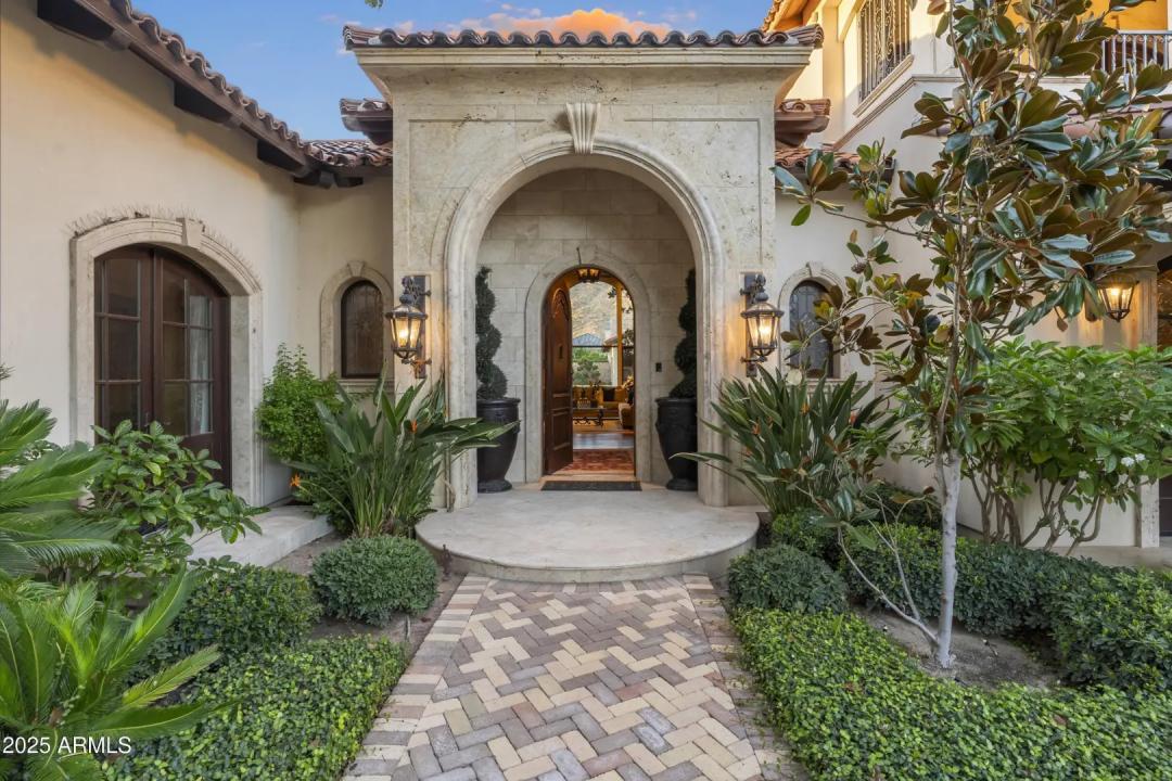 Real Estate Picture 10