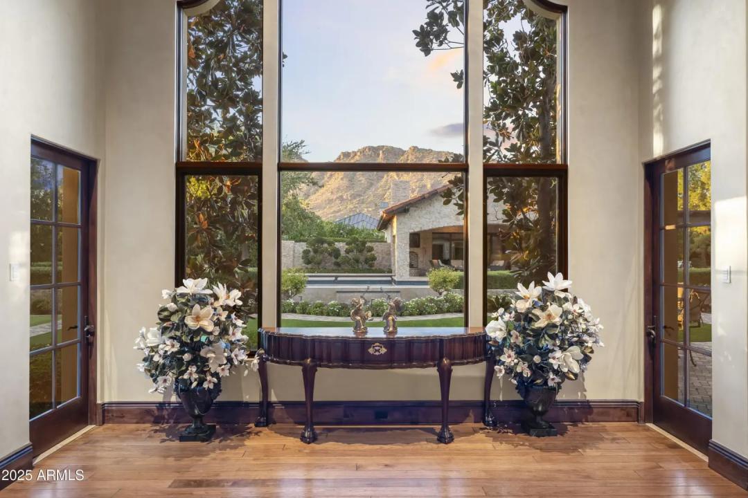 Real Estate Picture 14