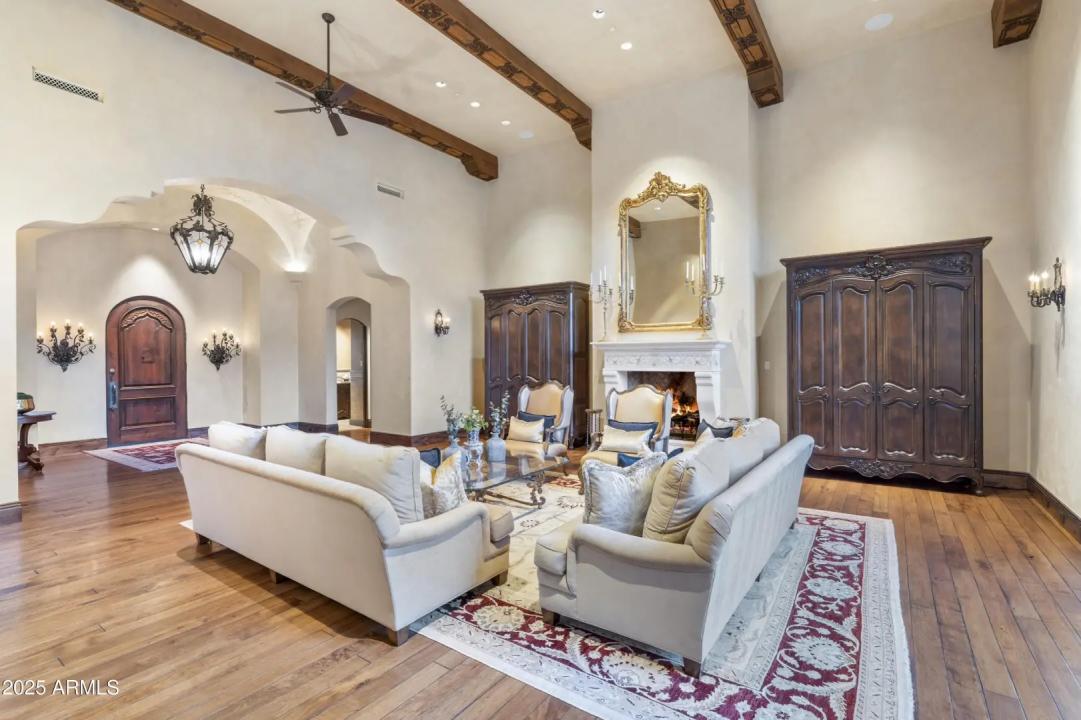 Real Estate Picture 15
