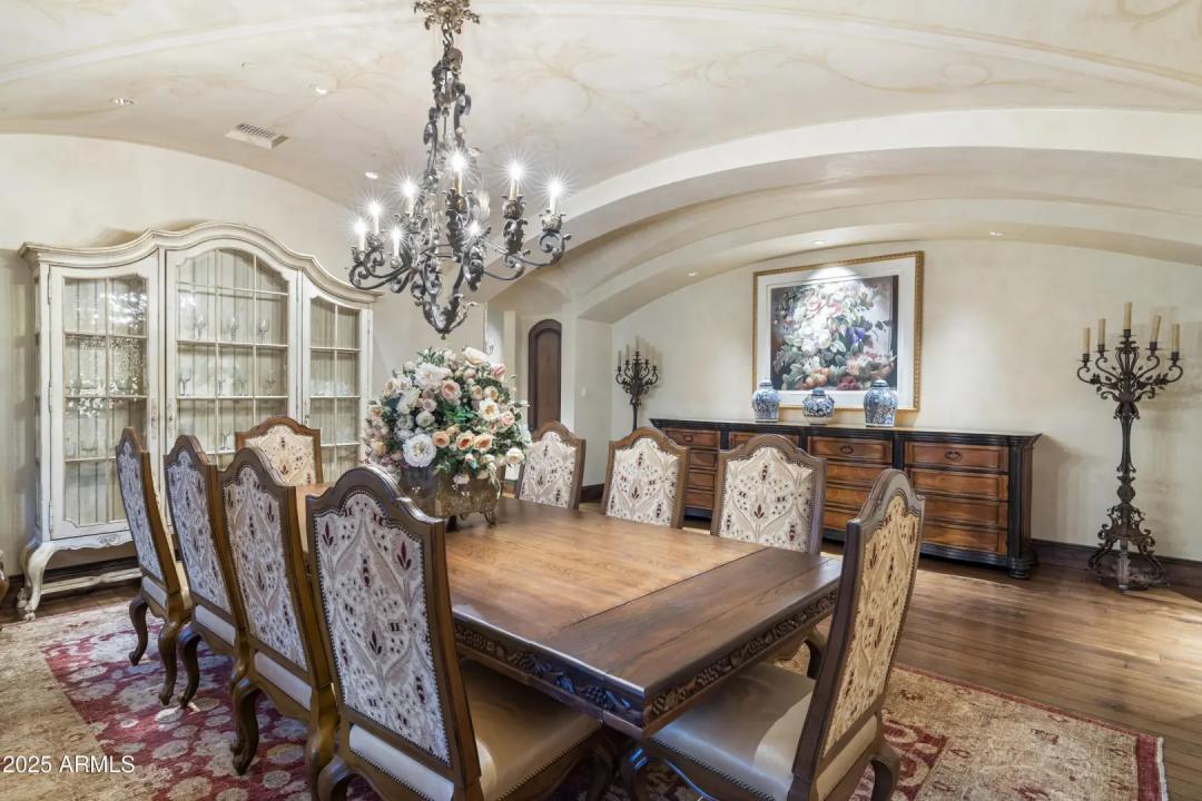 Real Estate Picture 16