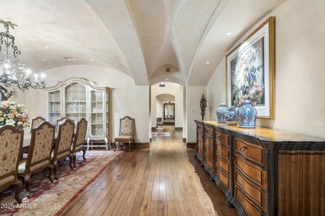 Real Estate Picture 17