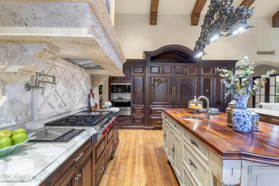 Real Estate Picture 30