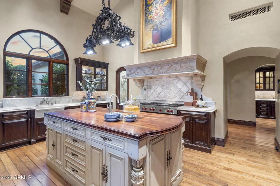 Real Estate Picture 33