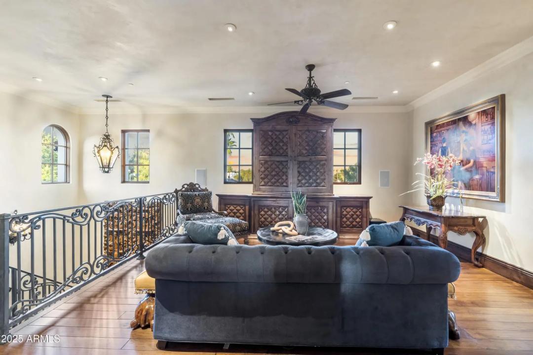 Real Estate Picture 50