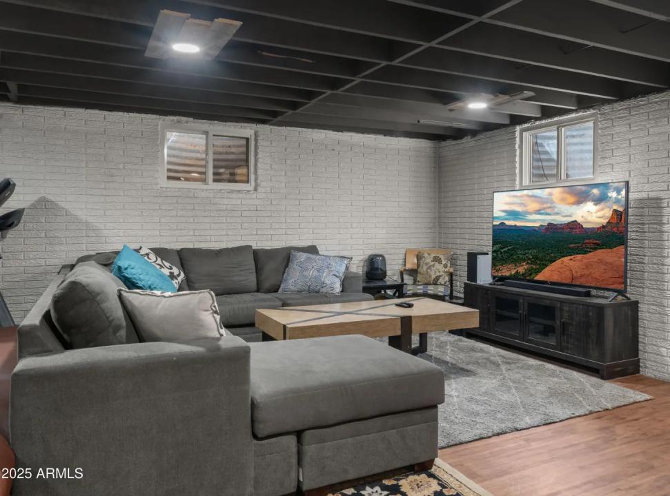 Real Estate Picture 22