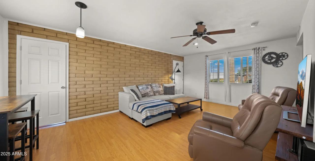 Real Estate Picture 25