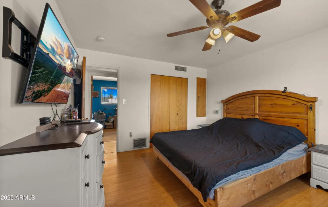 Real Estate Picture 34