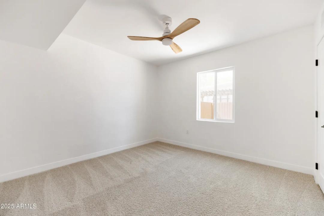 Real Estate Picture 39