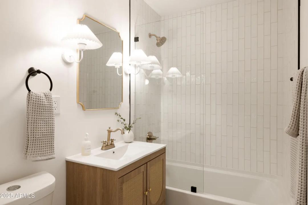 Real Estate Picture 20