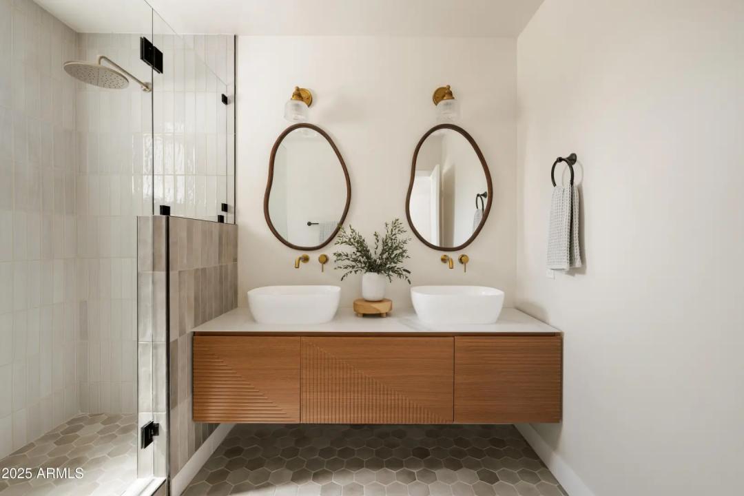 Real Estate Picture 29