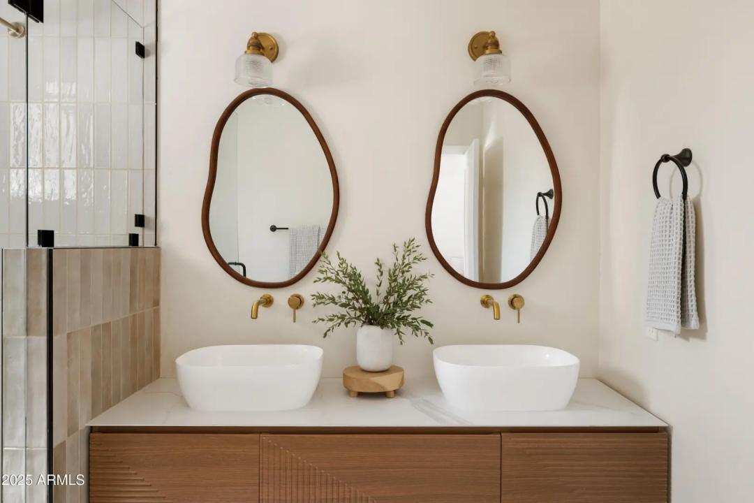 Real Estate Picture 32
