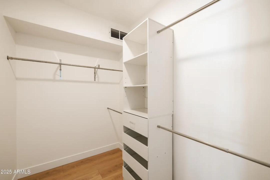 Real Estate Picture 33