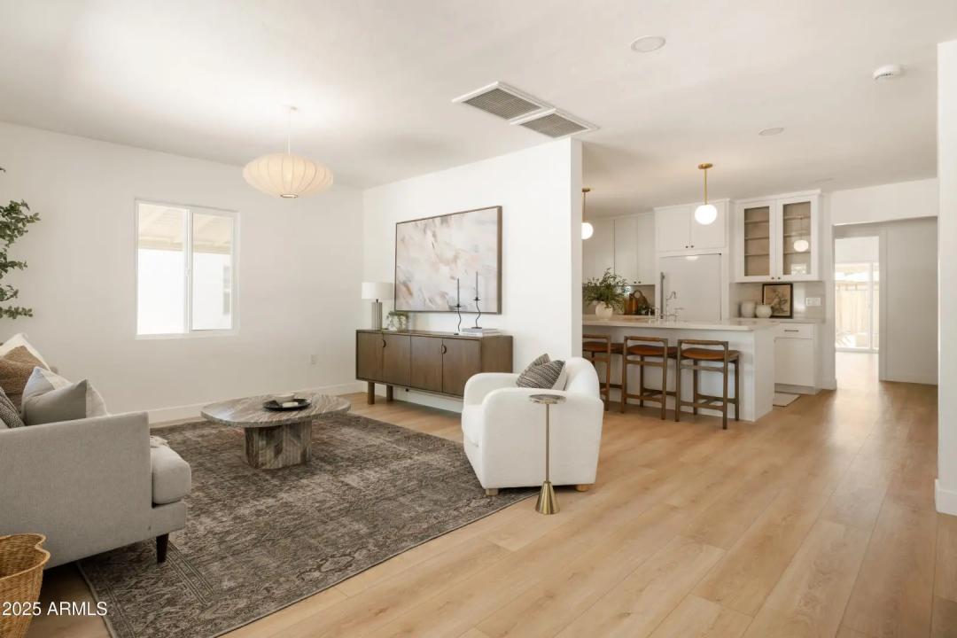 Real Estate Picture 5