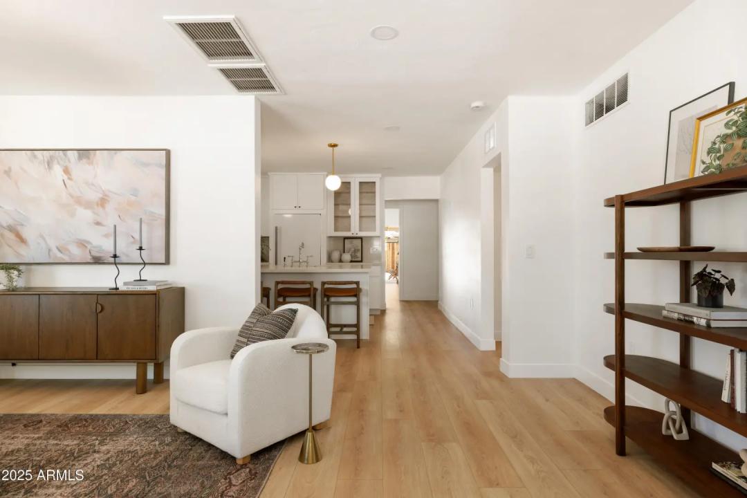 Real Estate Picture 4