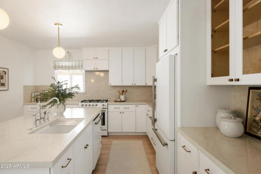 Real Estate Picture 15