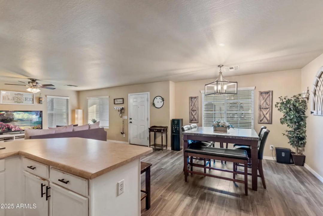 Real Estate Picture 5