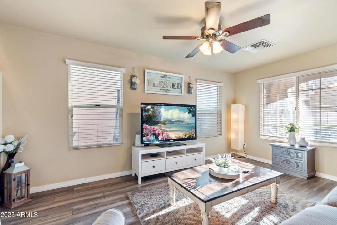 Real Estate Picture 12