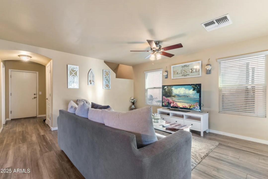 Real Estate Picture 13