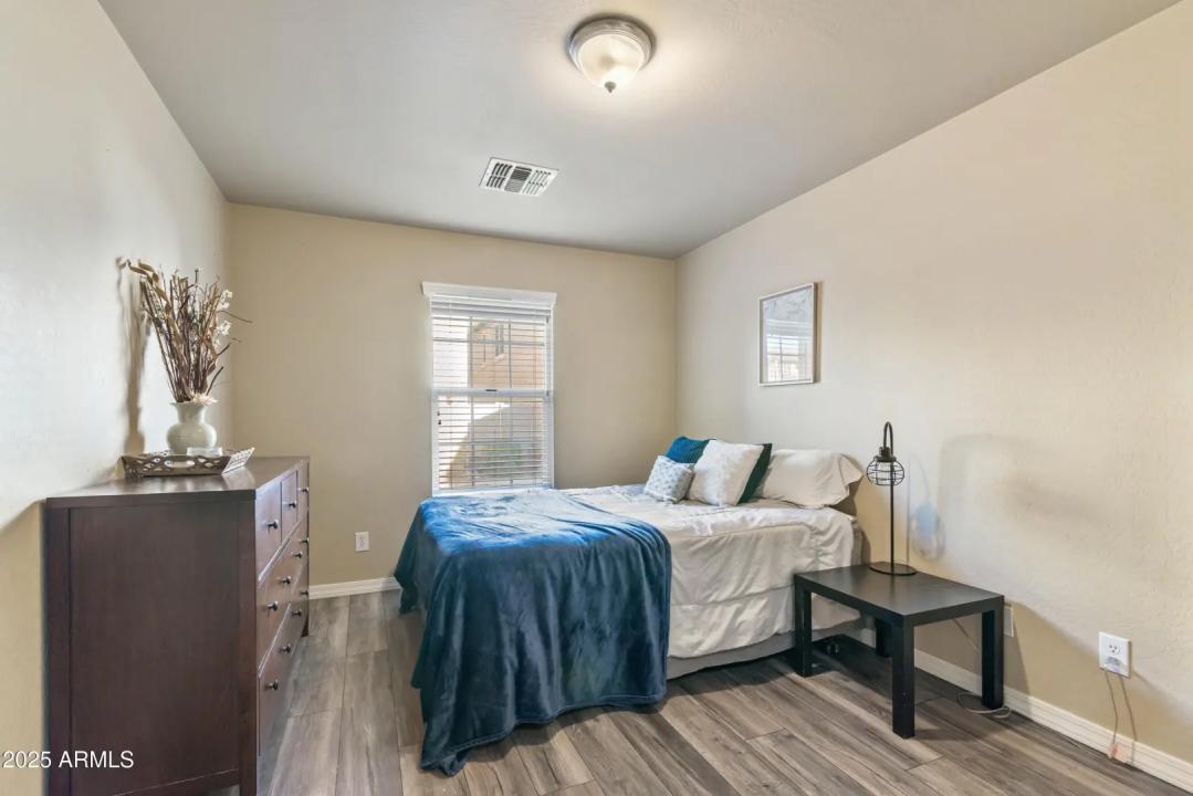 Real Estate Picture 17