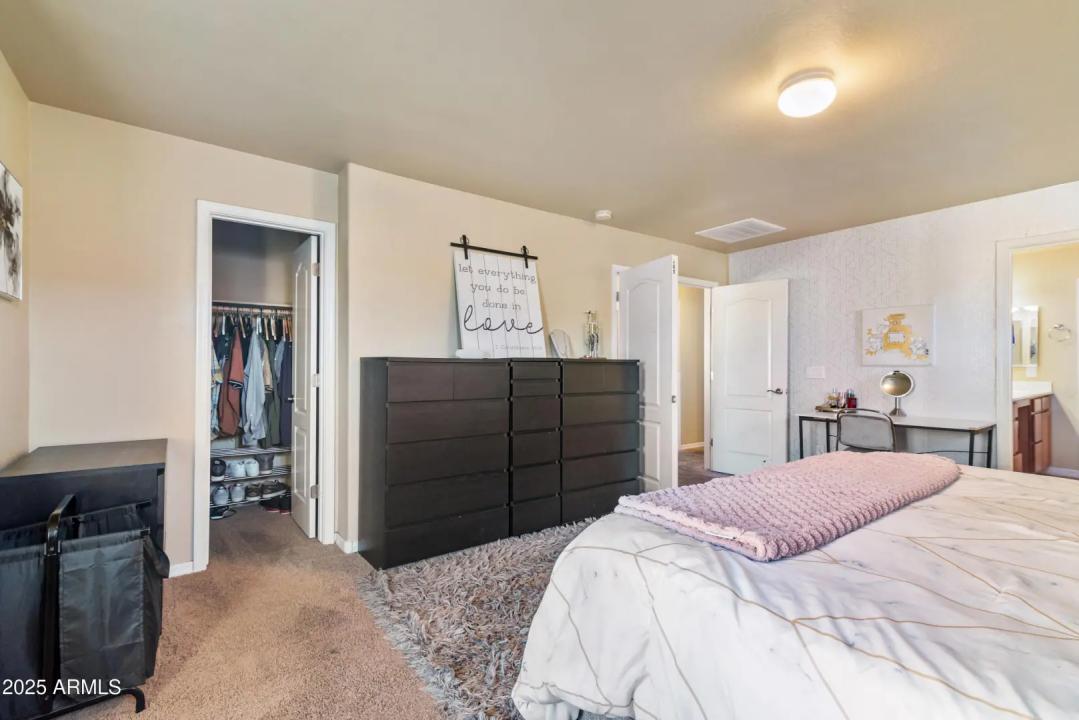 Real Estate Picture 24