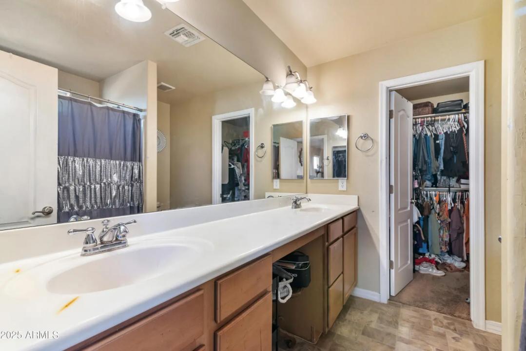 Real Estate Picture 25