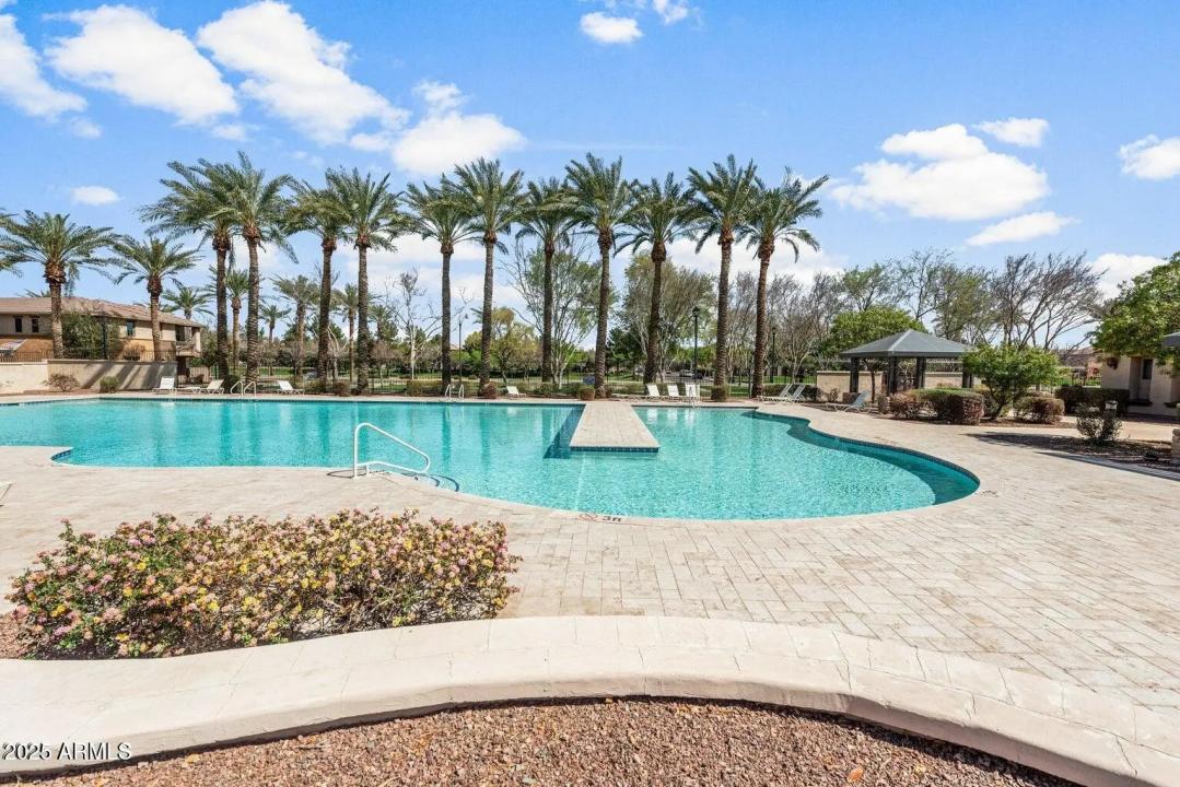 Real Estate Picture 33