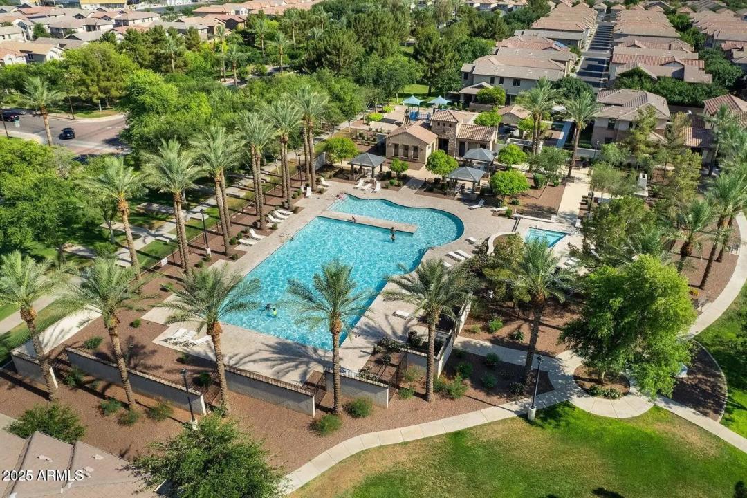 Real Estate Picture 32