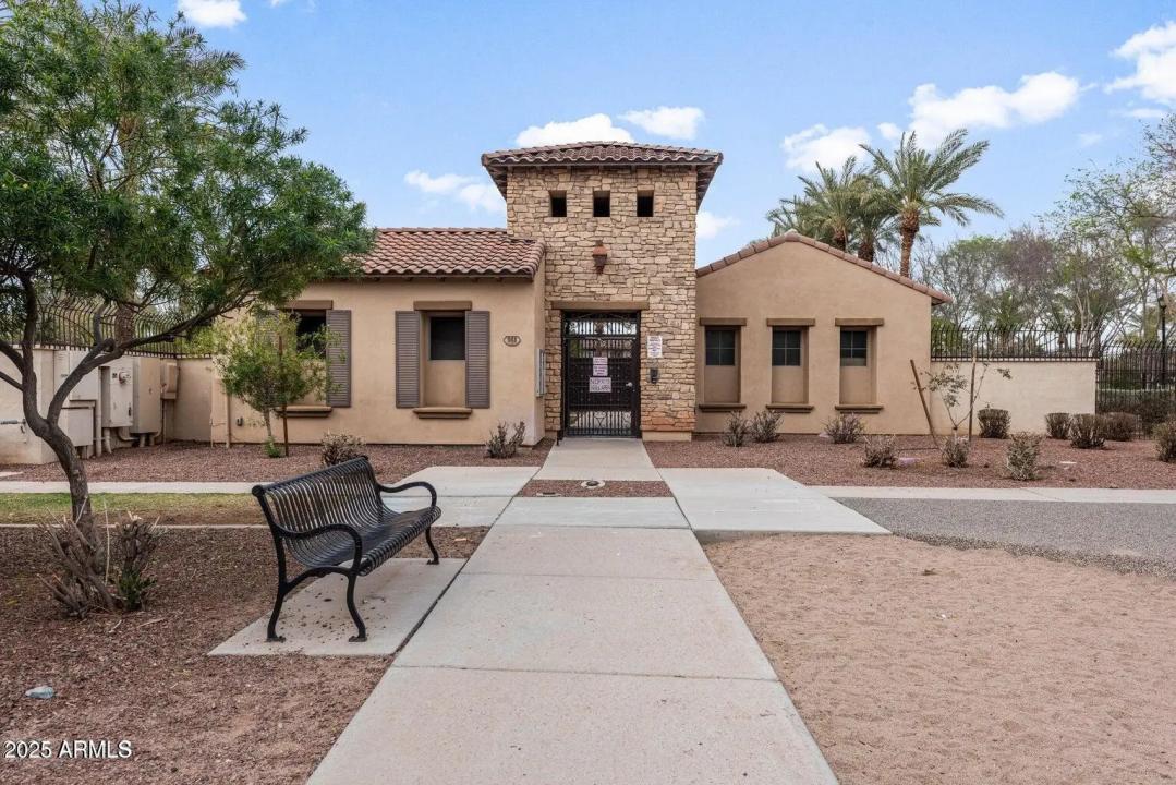 Real Estate Picture 43