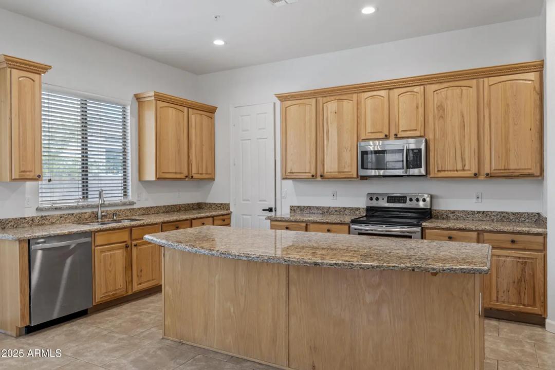 Real Estate Picture 8