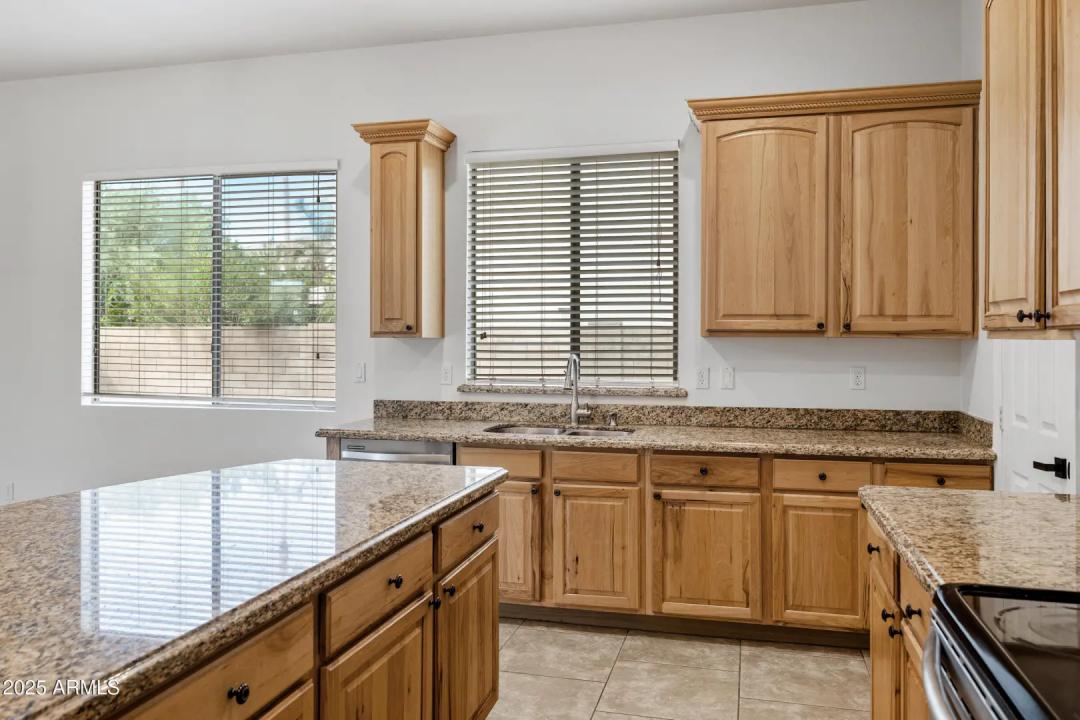 Real Estate Picture 11